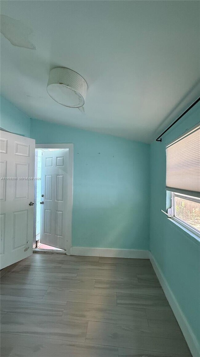 Building Photo - 551 NE 67th St