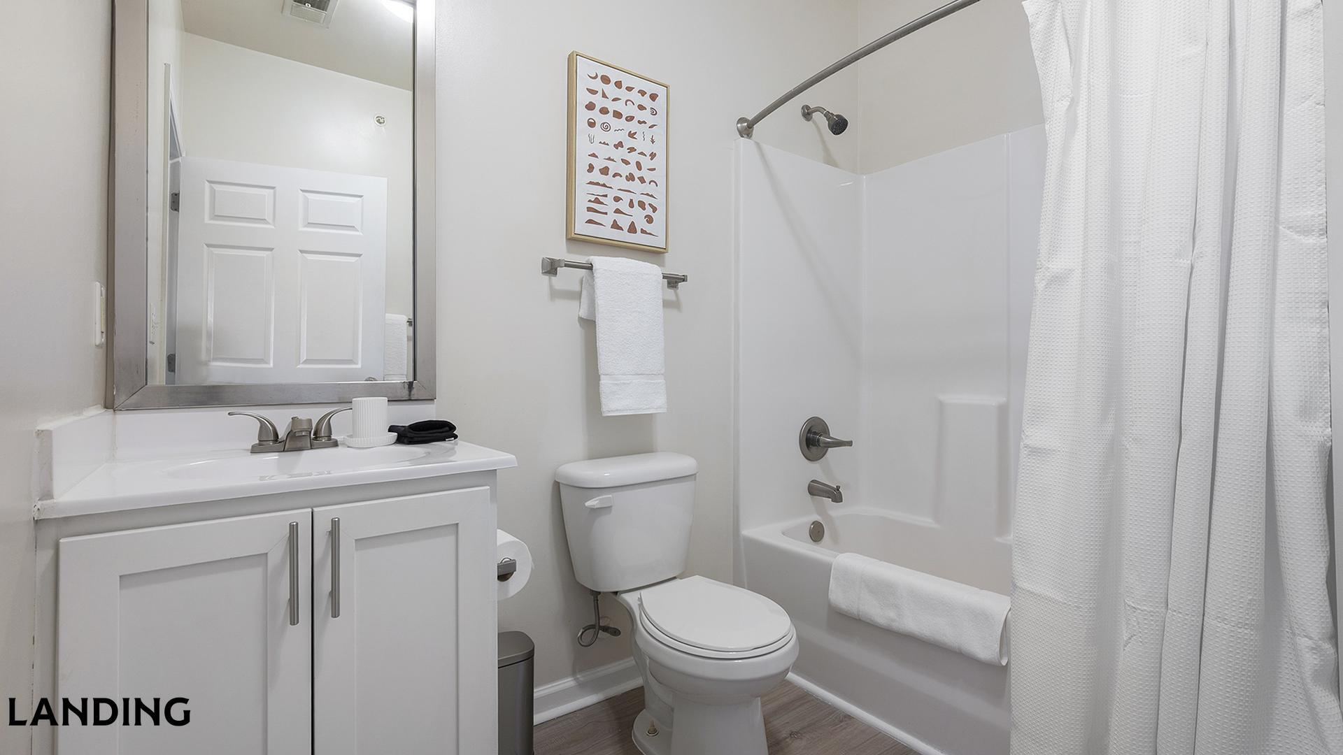 Building Photo - 9015 Kings Grant Dr