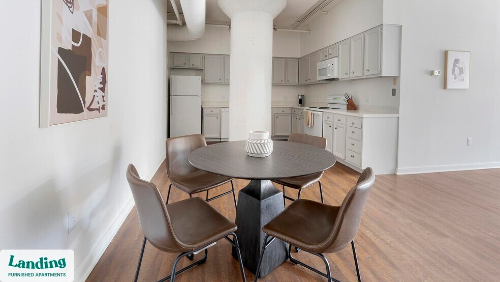 Building Photo - 222 E Saratoga St