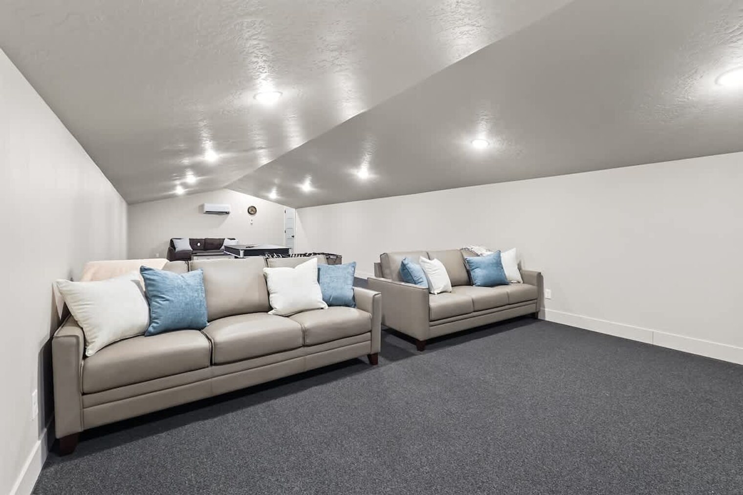 Building Photo - 303 CM Rdg Ln