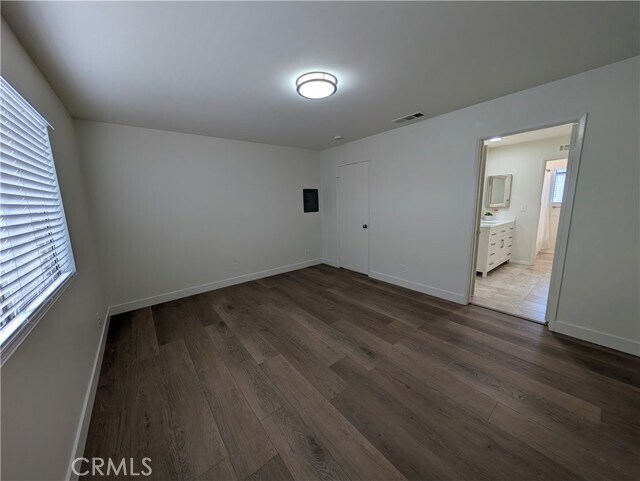 Building Photo - 845 W Olive Ave