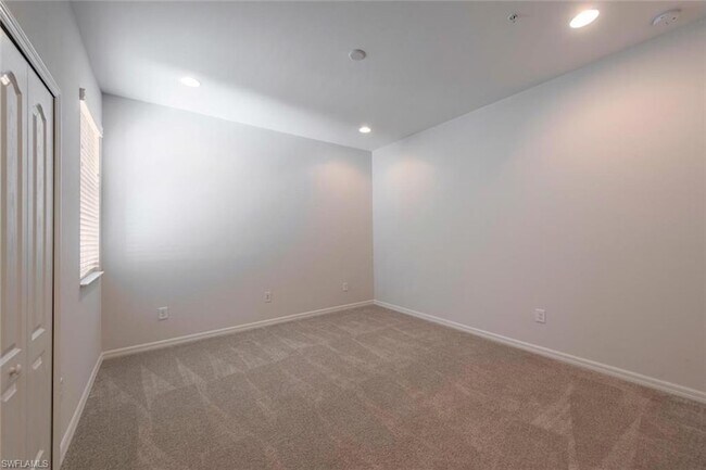 Building Photo - 6972 Avalon Cir