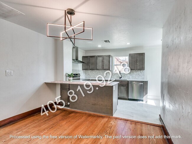 Building Photo - 2212 N Kelham Ave
