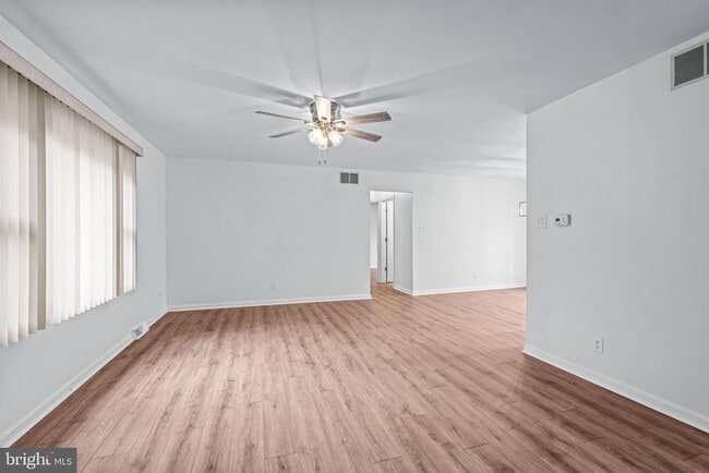 Building Photo - 1150 Garrison Rd