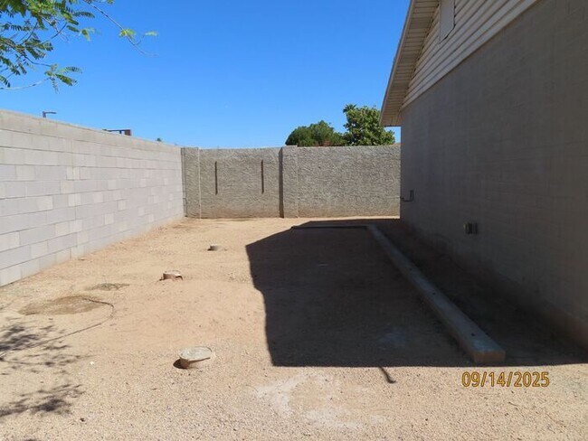 Building Photo - Heather ****$500 Off 1st Month Rent****