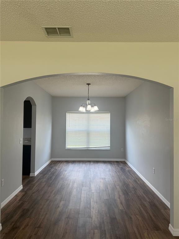 Building Photo - 401 Mallard Way