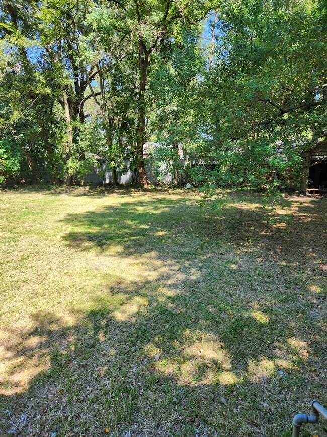 Building Photo - 4935 Clayton Dr