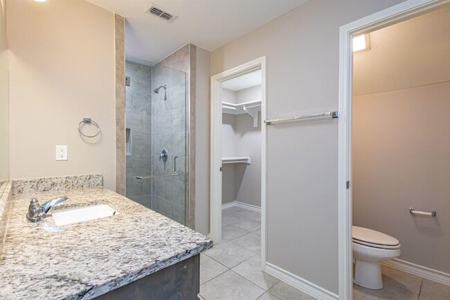 Building Photo - 2203 Durazno Ct