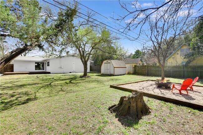 Building Photo - 5204 Creekline Dr