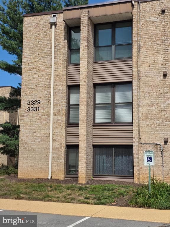 Building Photo - 3329 Huntley Sq Dr