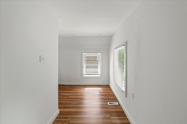 Building Photo - 1138 36th St