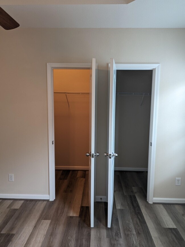 Building Photo - 155 Oakmont Dr