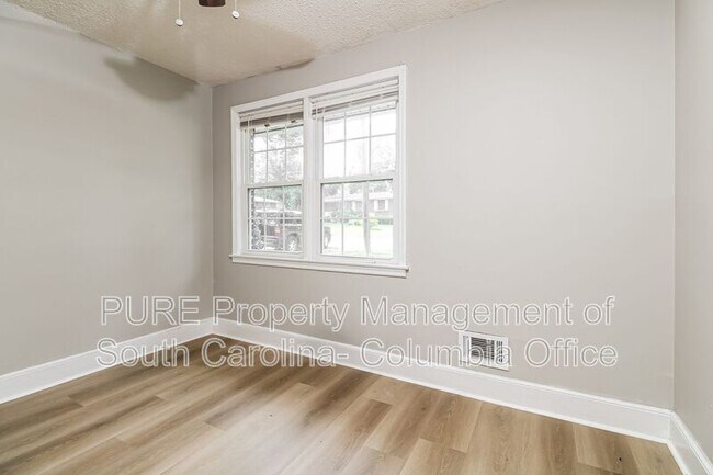 Building Photo - 2308 Manse St