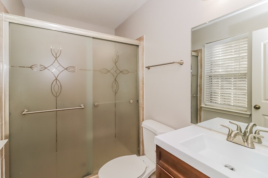 Building Photo - 3002 Salmon River Dr