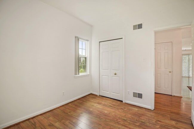 Building Photo - 10400 Parthenon Ct