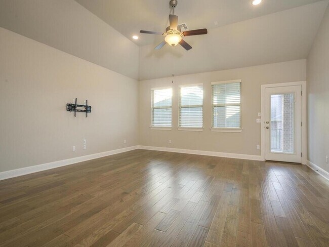 Building Photo - 2905 Coral Valley Dr