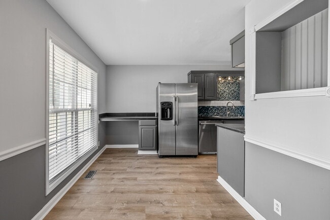 Building Photo - 443 Cranklen Cir
