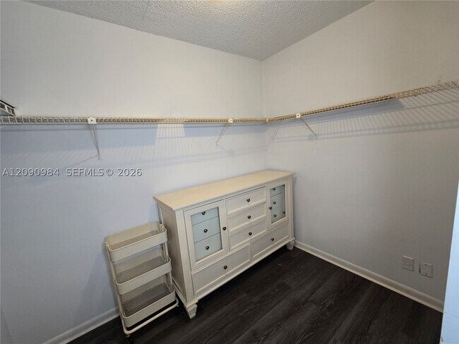 Building Photo - 1526 Whitehall Dr