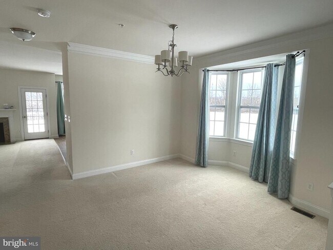 Building Photo - 365 W Boulder Dr