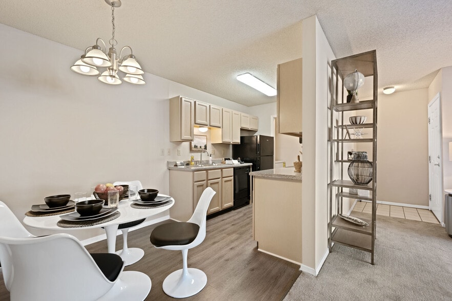 Building Photo - Champions Hills at Windyke