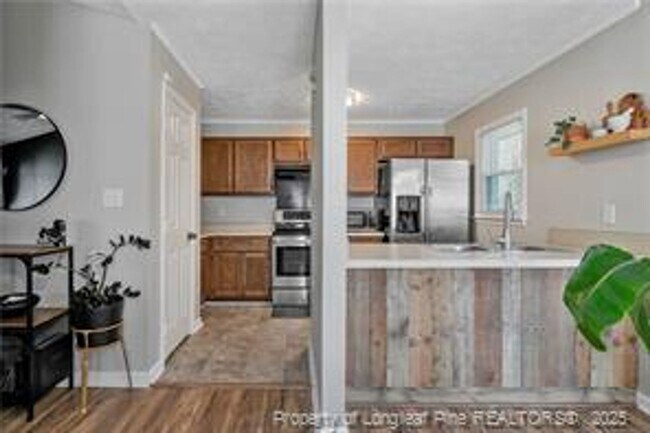 Building Photo - 2527 SIlverbell