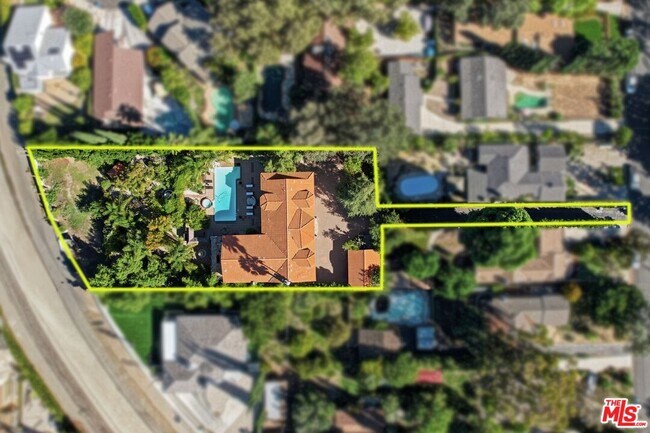 Building Photo - 23135 Dolorosa St