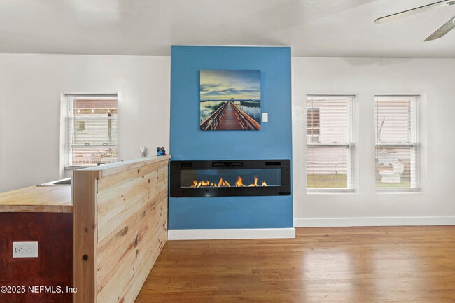 Building Photo - 269 W King St