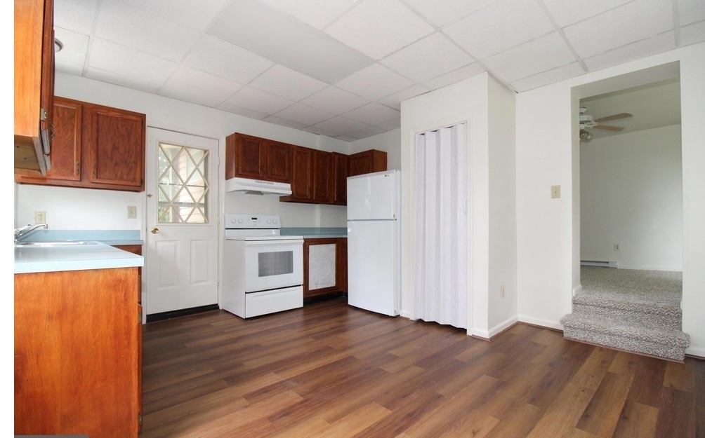 Kitchen - 524 Virginia Ave