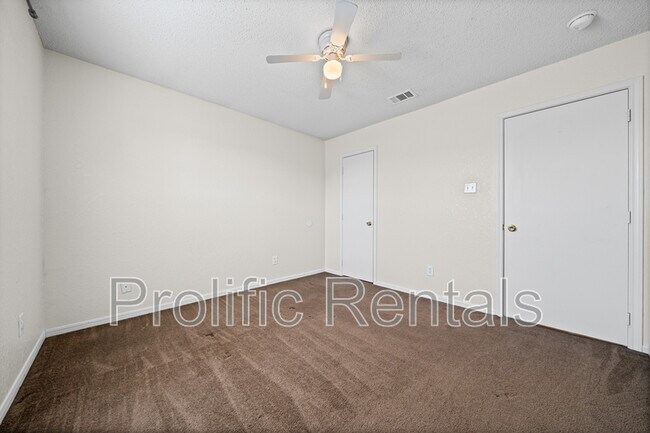 Building Photo - 3211 Tom Lockett Dr