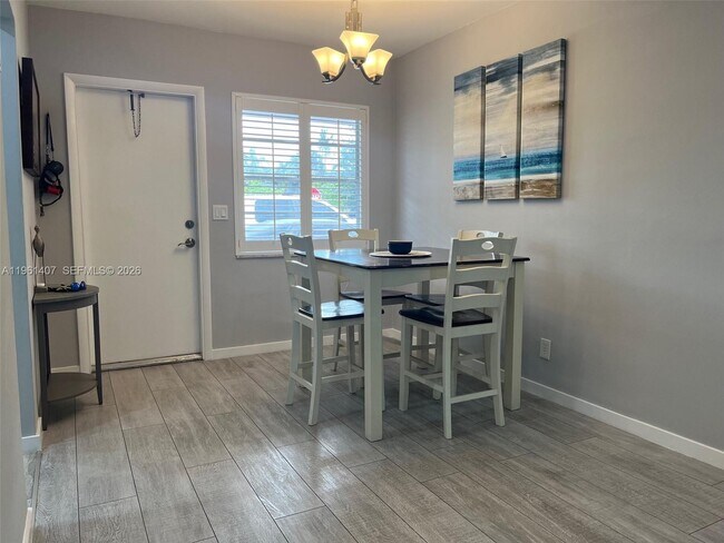 Building Photo - 700 Layne Blvd