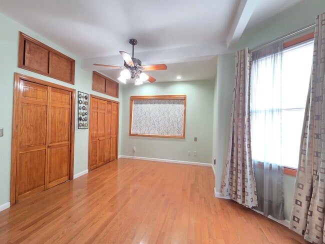 Building Photo - 561 AVENUE E