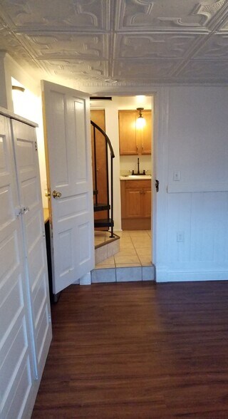 Building Photo - 917 Pretense Way