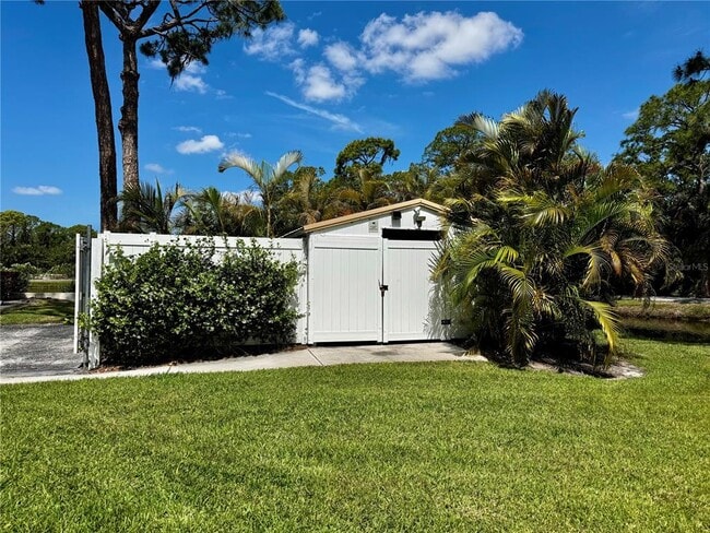 Building Photo - 4644 Weybridge St