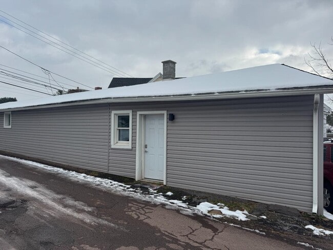 Building Photo - 308 Lockard Ave