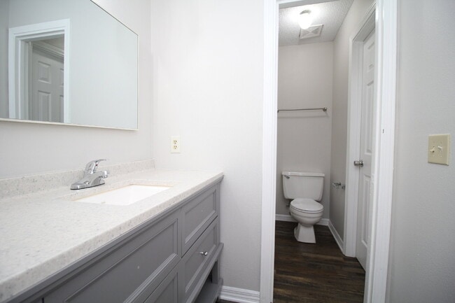 Building Photo - 2-Story Townhome with Open Layout, Balcony...