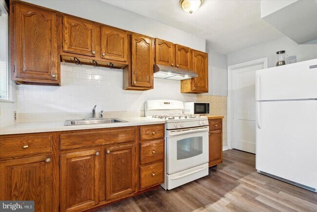 Building Photo - 620 MacDade Blvd