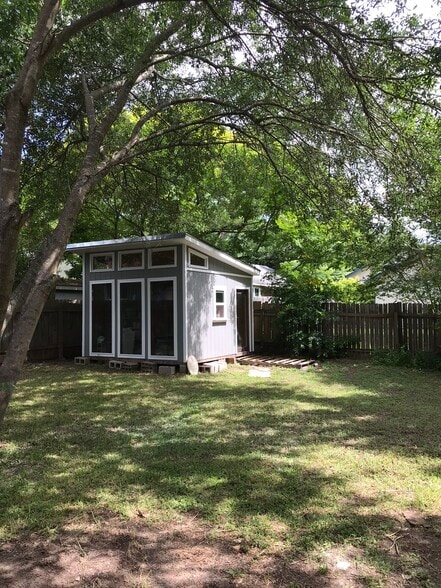 Building Photo - 8757 Birmingham Dr