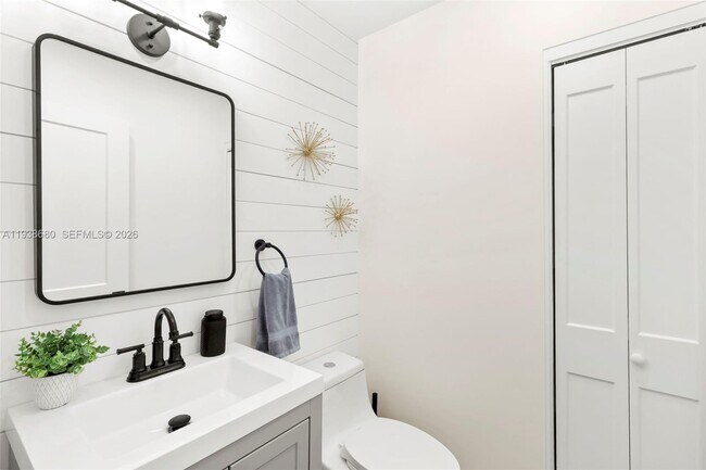 Building Photo - 3540 NE 28th Ave