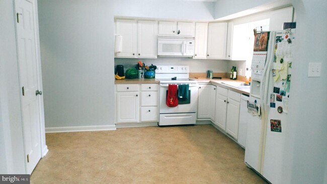 Building Photo - 43017 Fairgrounds Rd