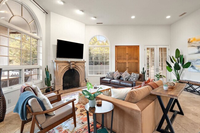 Building Photo - 36 W Dove Wing Dr