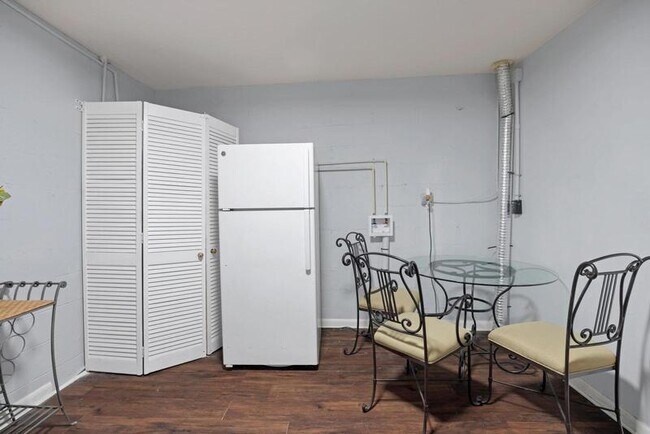 Building Photo - 5210 Dodge Rd