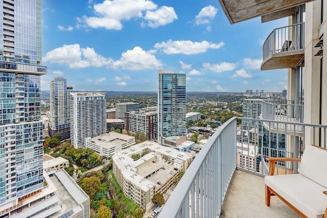 Building Photo - 360 Nueces St