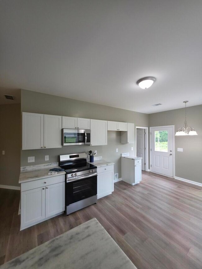 Building Photo - 207 Charlotte Cir