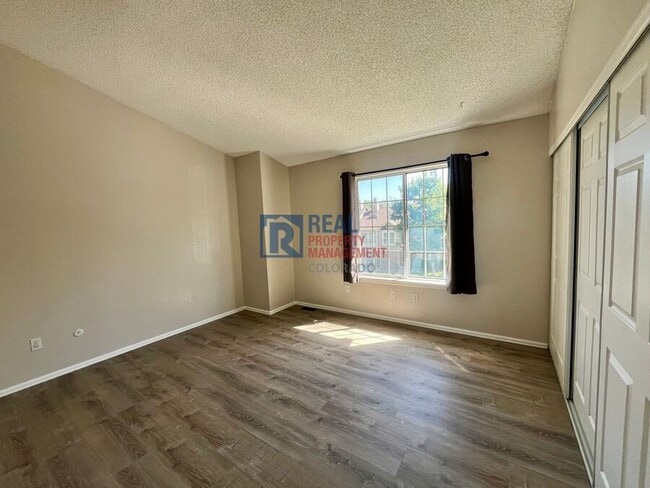 Building Photo - 4177 S Mobile Cir