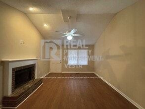 Building Photo - 402 Steeplechase-