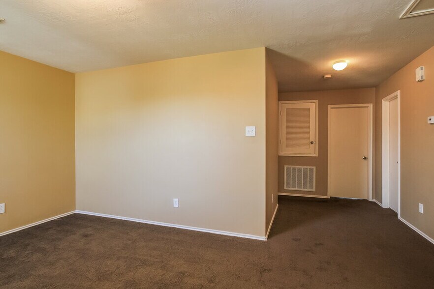 Building Photo - 21211 Linden House Ct