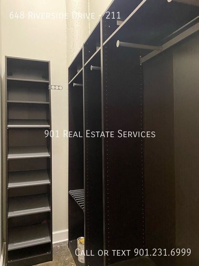 Building Photo - 648 Riverside Dr