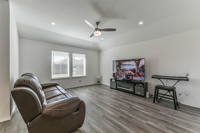 Building Photo - 712 Brazos Trl