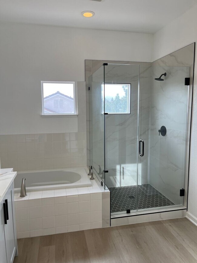 Building Photo - Remodeled Townhome in the Heart of Cupertino!