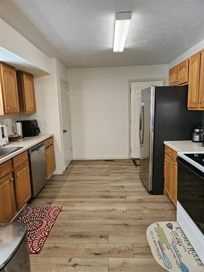 Building Photo - 1883 Powder Branch Rd